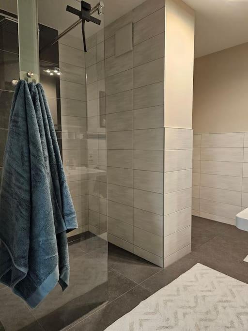 Deluxe 3-Rooms River View, 베른카슈텔쿠에스 외부 사진